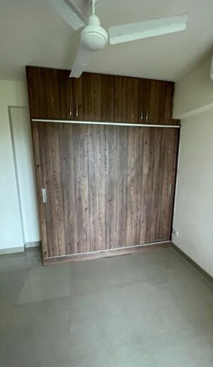 Furnished Amenities in 3 BHK Apartment at Emaar Emerald Floors Premier, Sector 65 – for Rent