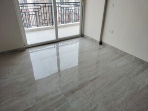 Room in 3 BHK Builder Floor at Smart World Orchard, Sector 61 – for Rent