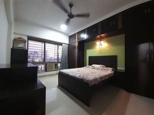 Bedroom in 3 BHK Apartment at Goregaon West – for Rent