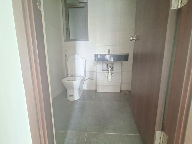 Bathroom, kalpataru-paramount 2 Bedroom 711 Sq.Ft. Apartment In Kapur Bawdi Thane 10339389