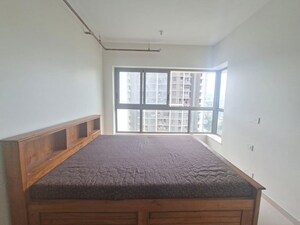 Master Bedroom in 2 BHK Apartment at Kalpataru Paramount, Kapur Bawdi – for Rent