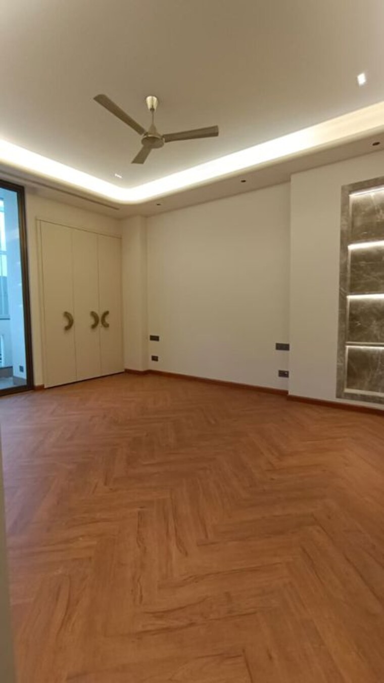 Room, defence colony 3.5 Bedroom 2700 Sq.Ft. Apartment In Defence Colony Delhi 10339408