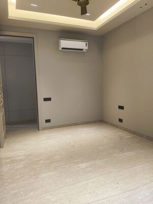 Room in 3.5 BHK Apartment at Defence Colony – for Sale