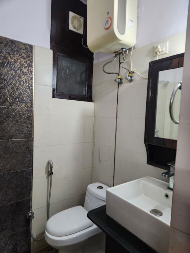 Team Area, dlf phase i 3 Bedroom 200 Sq.Yd. Independent House In Dlf Phase I Gurgaon 10339439