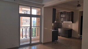 Room in 3 BHK Apartment at Sector 76 – for Sale