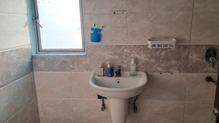 Bathroom, sector 76 3 Bedroom 1315 Sq.Ft. Apartment In Sector 76 Noida 10339426