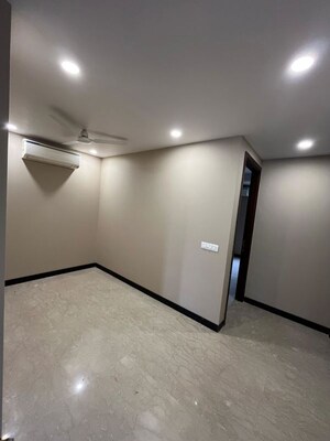 Room in 3 BHK Apartment at Greater Kailash I – for Rent