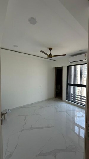 Room in 2 BHK Apartment at Prescon Midtown Bay, Mahim West – for Rent