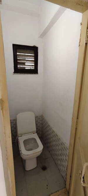 Attached Bathroom in 1 BHK Apartment at Sector 23 Dwarka – for Rent