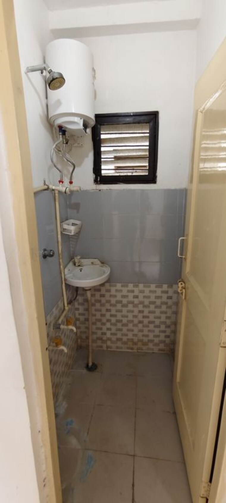 Bathroom, sector 23 dwarka 1 Bedroom 450 Sq.Ft. Apartment In Sector 23 Dwarka Delhi 10339504