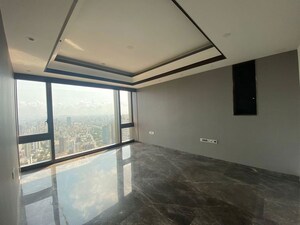 Room in 4 BHK Apartment at Lodha Trump Tower, Worli – for Rent