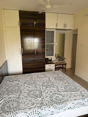 Bedroom in 2 BHK Apartment at Bhoomi Enclave, Kandivali West – for Rent