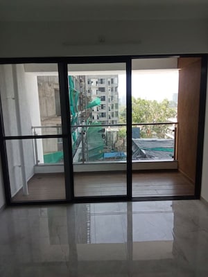 Room in 3 BHK Apartment at Kumar Kruti, Kalyani Nagar – for Rent