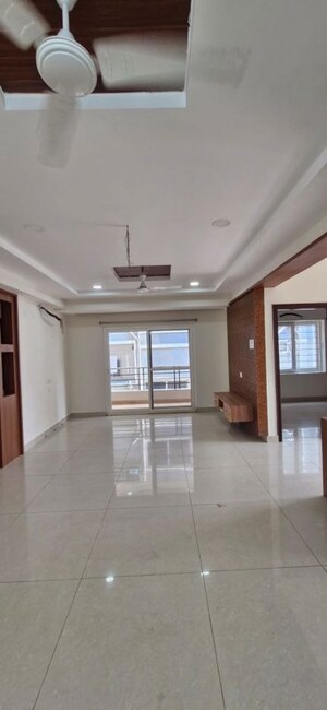 Room in 3 BHK Builder Floor at Kondapur – for Rent