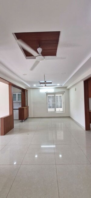 Room in 3 BHK Builder Floor at Kondapur – for Rent