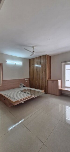 Bedroom in 3 BHK Builder Floor at Kondapur – for Rent