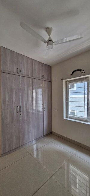 Room in 3 BHK Builder Floor at Kondapur – for Rent
