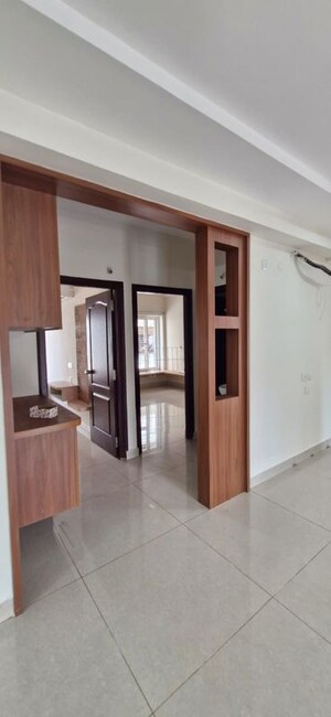 Room in 3 BHK Builder Floor at Kondapur – for Rent