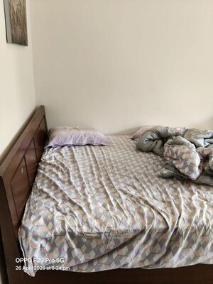Bedroom in 3 BHK Apartment at Safed Pul – for Rent