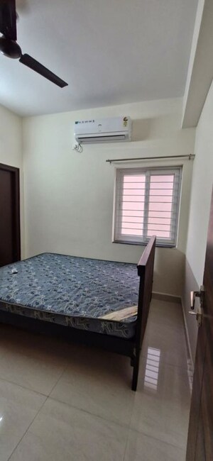 Bedroom in 2 BHK Builder Floor at Kondapur – for Rent