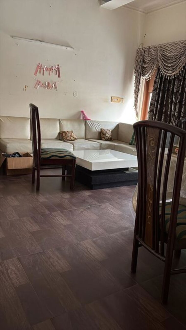 Bedroom, east of kailash 3 Bedroom 1800 Sq.Ft. Builder Floor In East Of Kailash Delhi 10340109