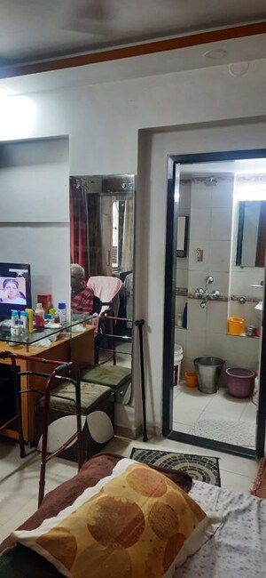 Team Area in 3 BHK Apartment at Tilak Nagar Building, Tilak Nagar – for Rent
