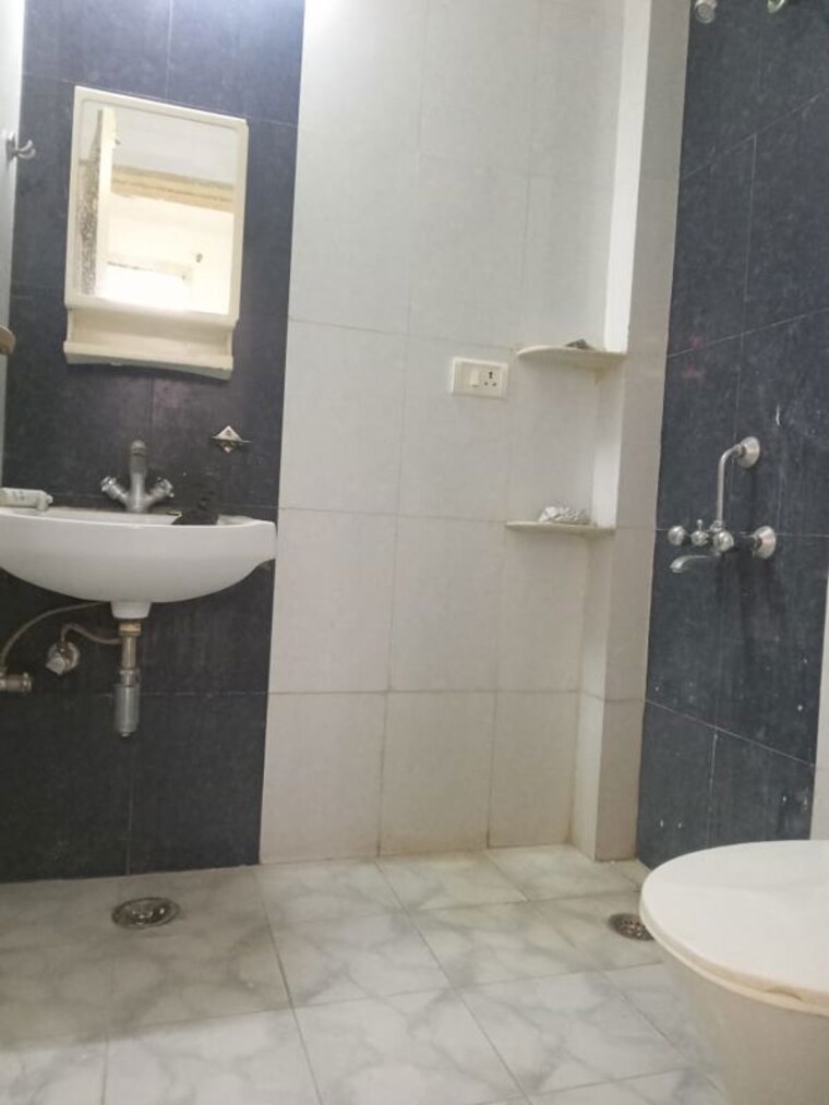Bathroom, m2k-aura 3 Bedroom 1600 Sq.Ft. Builder Floor In Sector 47 Gurgaon 10340190