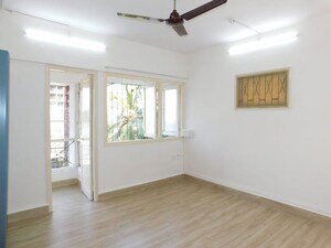 Room in 3 BHK Apartment at Om Tower Kandivali, Kandivali West – for Rent