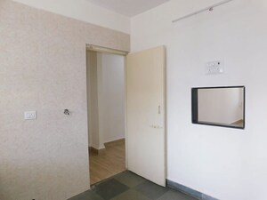 Room in 3 BHK Apartment at Om Tower Kandivali, Kandivali West – for Rent