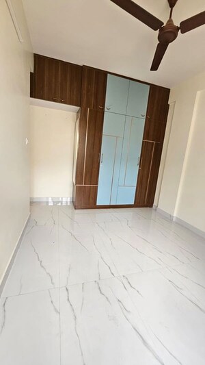 Room in 2 BHK Builder Floor at Koramangala – for Rent
