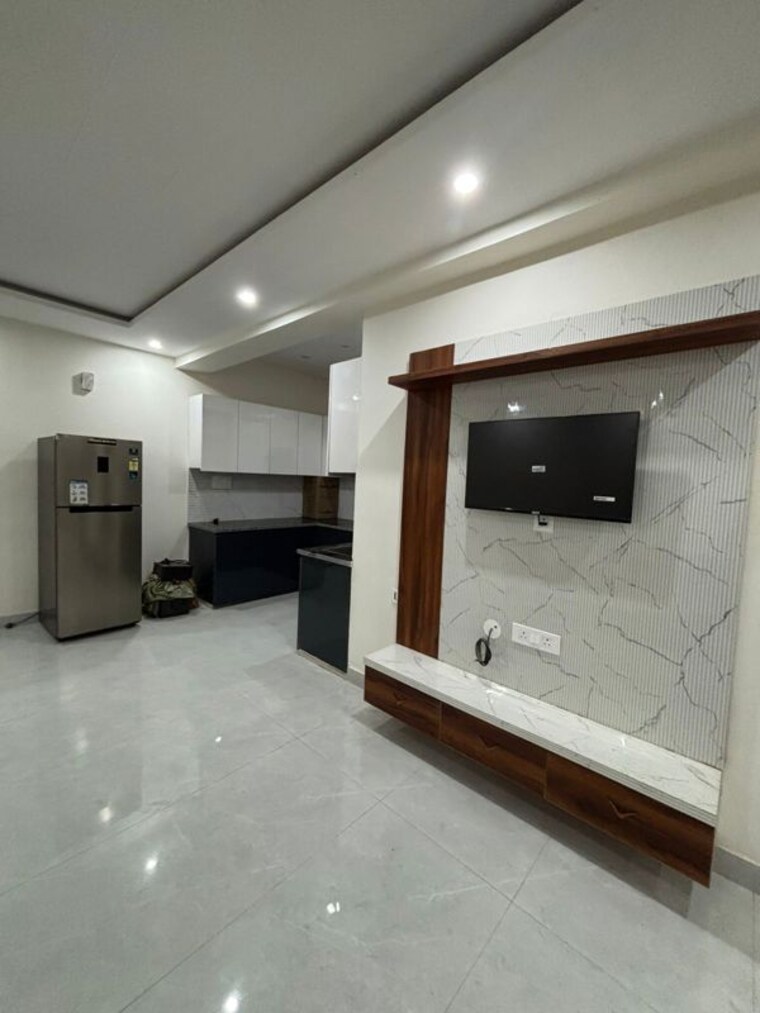 Kitchen, sector 115 3 Bedroom 2340 Sq.Ft. Builder Floor In Sector 115 Noida 10340567