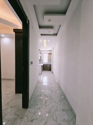 Building Lobby in 3 BHK Builder Floor at Sector 73 – for Rent