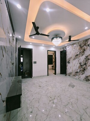 Kitchen in 3 BHK Builder Floor at Sector 73 – for Rent