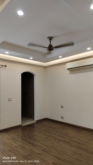 Room in 4 BHK Builder Floor at Saket – for Sale