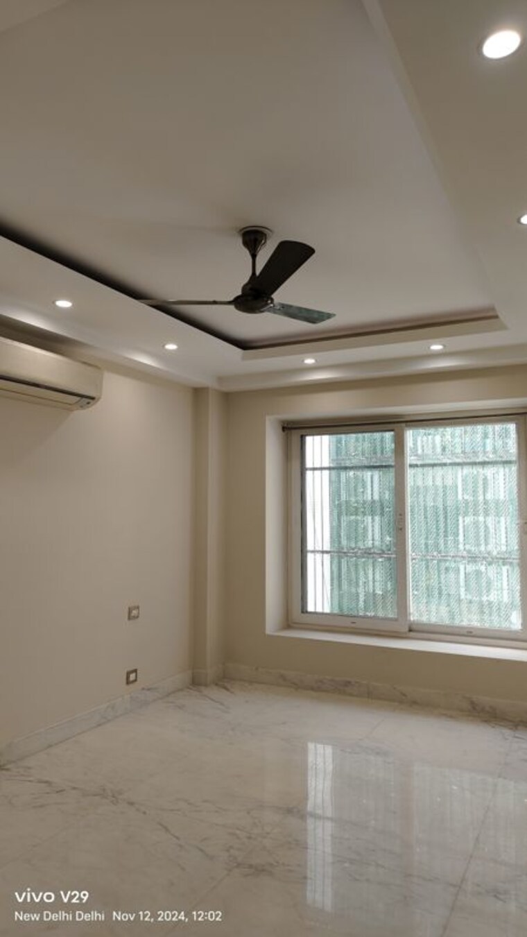Room, saket 4 Bedroom 300 Sq.Yd. Builder Floor In Saket Delhi 10340728