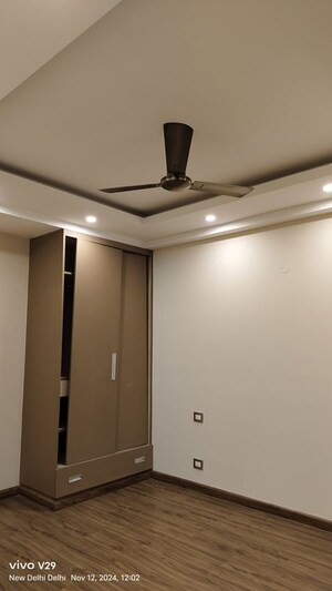 Furnished Amenities in 4 BHK Builder Floor at Saket – for Sale