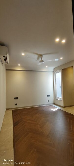 Room in 4 BHK Builder Floor at Saket – for Rent