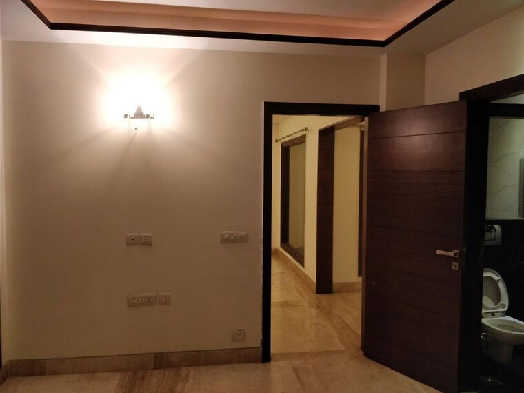 Room, sector 117 3 Bedroom 1010 Sq.Ft. Builder Floor In Sector 117 Noida 10340808