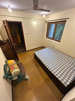 Bedroom in 4 BHK Apartment at Seven Bunglow – for Rent