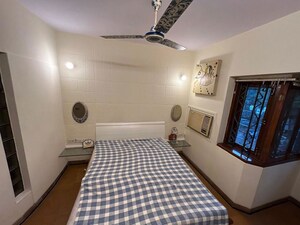 Bedroom in 4 BHK Apartment at Seven Bunglow – for Rent