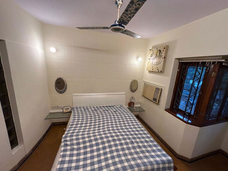 Bedroom, seven bunglow 4 Bedroom 1800 Sq.Ft. Apartment In Seven Bunglow Mumbai 10340833
