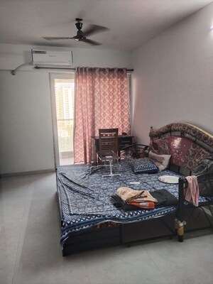 Bedroom in 2 BHK Apartment at Marathon Monte South, Byculla West – for Rent