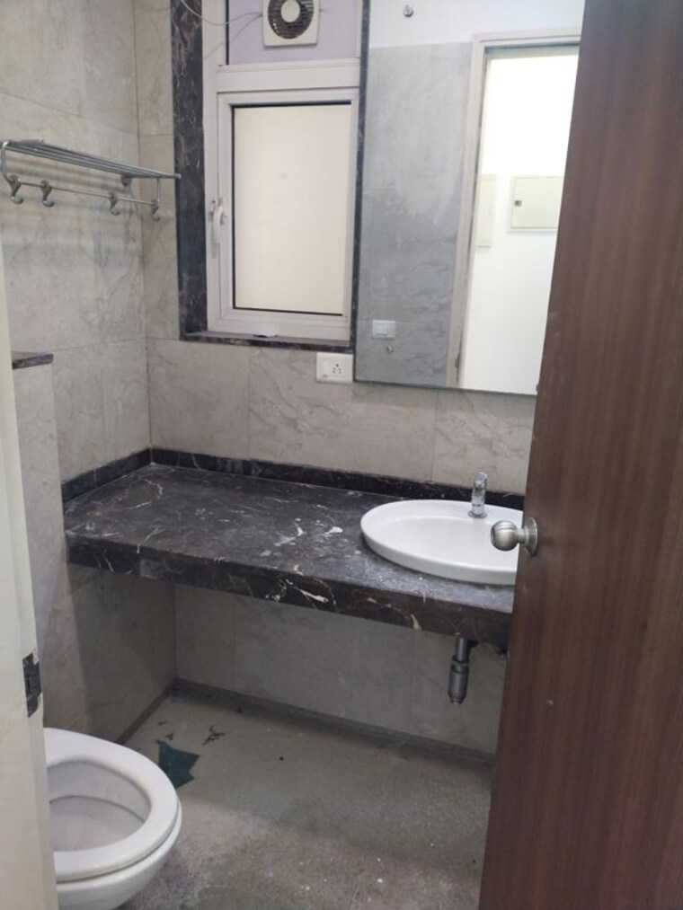 Bathroom, marathon-monte-south 2 Bedroom 935 Sq.Ft. Apartment In Byculla West Mumbai 10340931