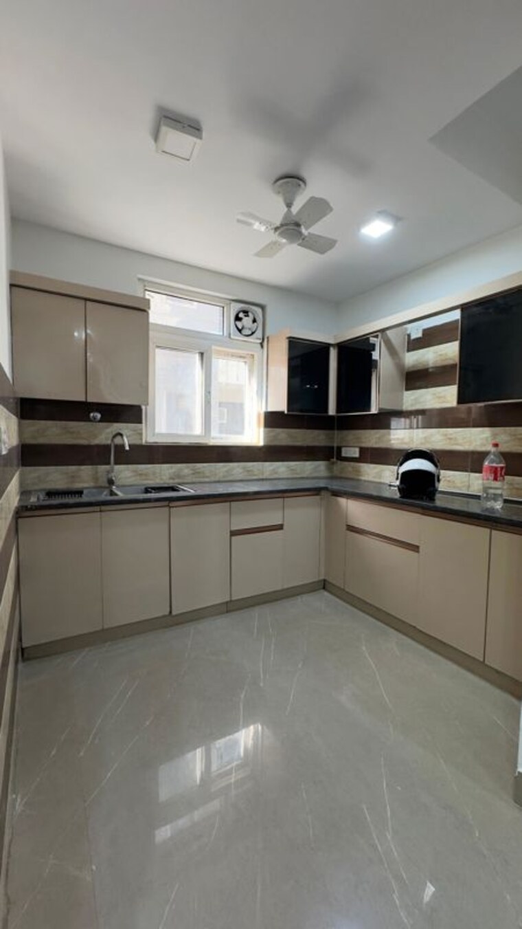 Kitchen, chattarpur 3 Bedroom 1500 Sq.Ft. Apartment In Chattarpur Delhi 10340966