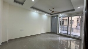 Room in 3 BHK Apartment at Chattarpur – for Rent