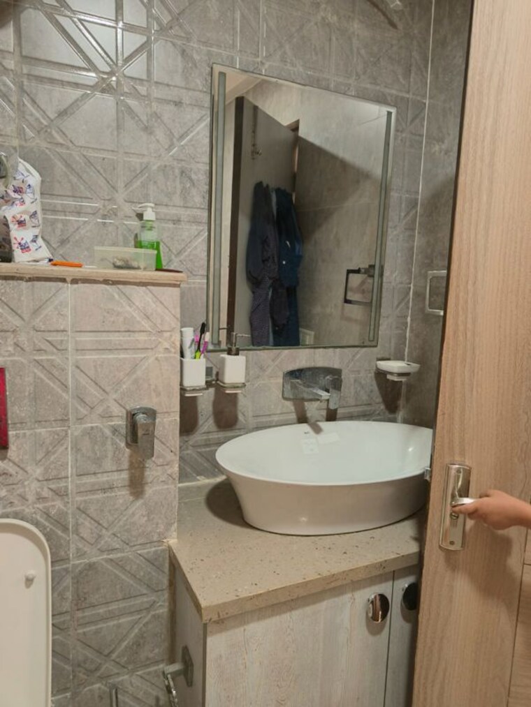 Bathroom, omaxe-heights 2 Bedroom 1200 Sq.Ft. Apartment In Sector 86 Faridabad 10340980