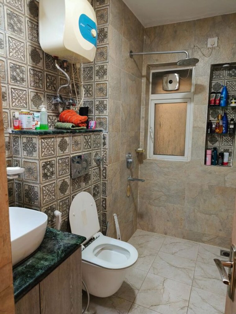 Bathroom, omaxe-heights 2 Bedroom 1200 Sq.Ft. Apartment In Sector 86 Faridabad 10340980