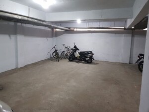 Parking in 3 BHK Builder Floor at Vivekanandapuri – for Sale