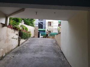 Parking in 3 BHK Builder Floor at Vivekanandapuri – for Sale