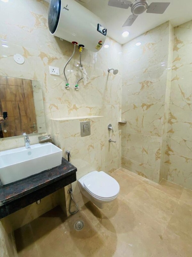 Bathroom, tigra 2 Bedroom 1100 Sq.Ft. Builder Floor In Tigra Gurgaon 10341385